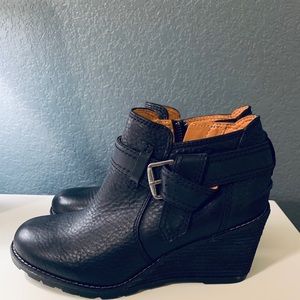 Sperry Liberty Ankle Booties